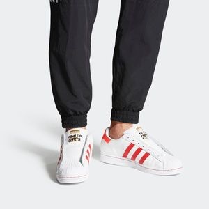 Superstar laceless white/collegiate red/solar red